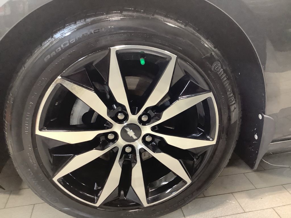 Used 2017 Chevrolet Malibu LT image 28