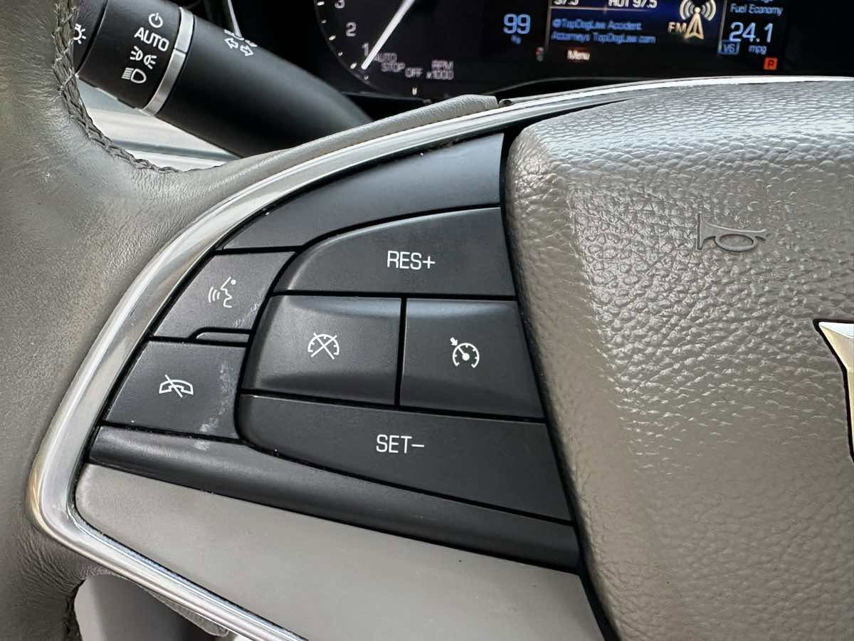 Used 2017 Cadillac XT5 Luxury w/ Driver Awareness Package image 29