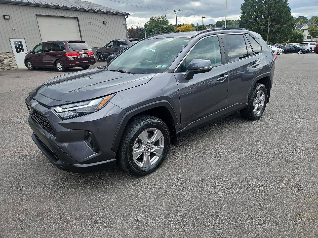 Used 2022 Toyota RAV4 XLE w/ Convenience Package AWD/4WD image 7