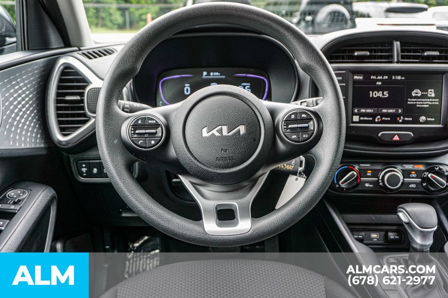 Used 2025 Kia Soul LX w/ LX Technology Package FWD image 28