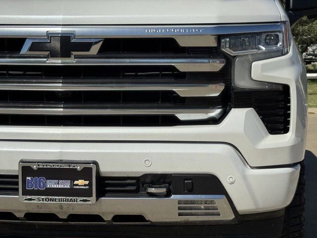 Used 2023 Chevrolet Silverado 1500 High Country w/ Technology Package AWD/4WD image 10