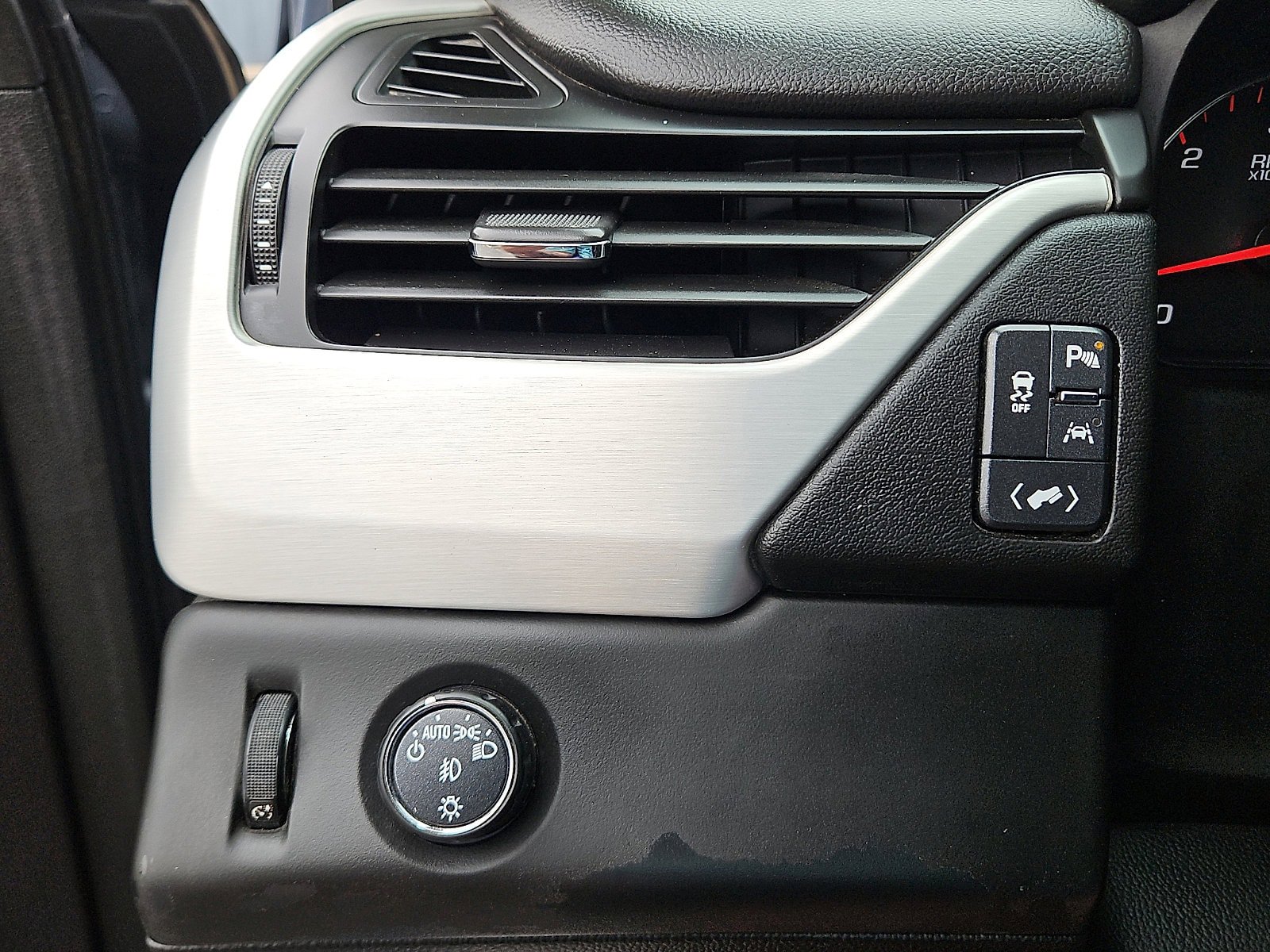 Used 2016 GMC Yukon SLT image 18