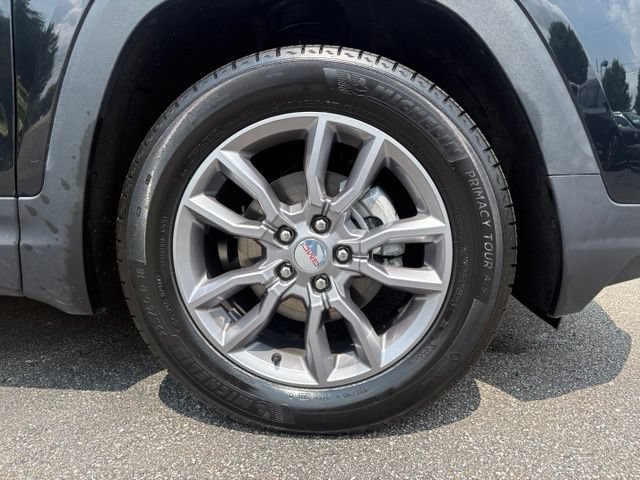 Certified 2024 GMC Terrain SLT w/ Infotainment Package II AWD/4WD image 17