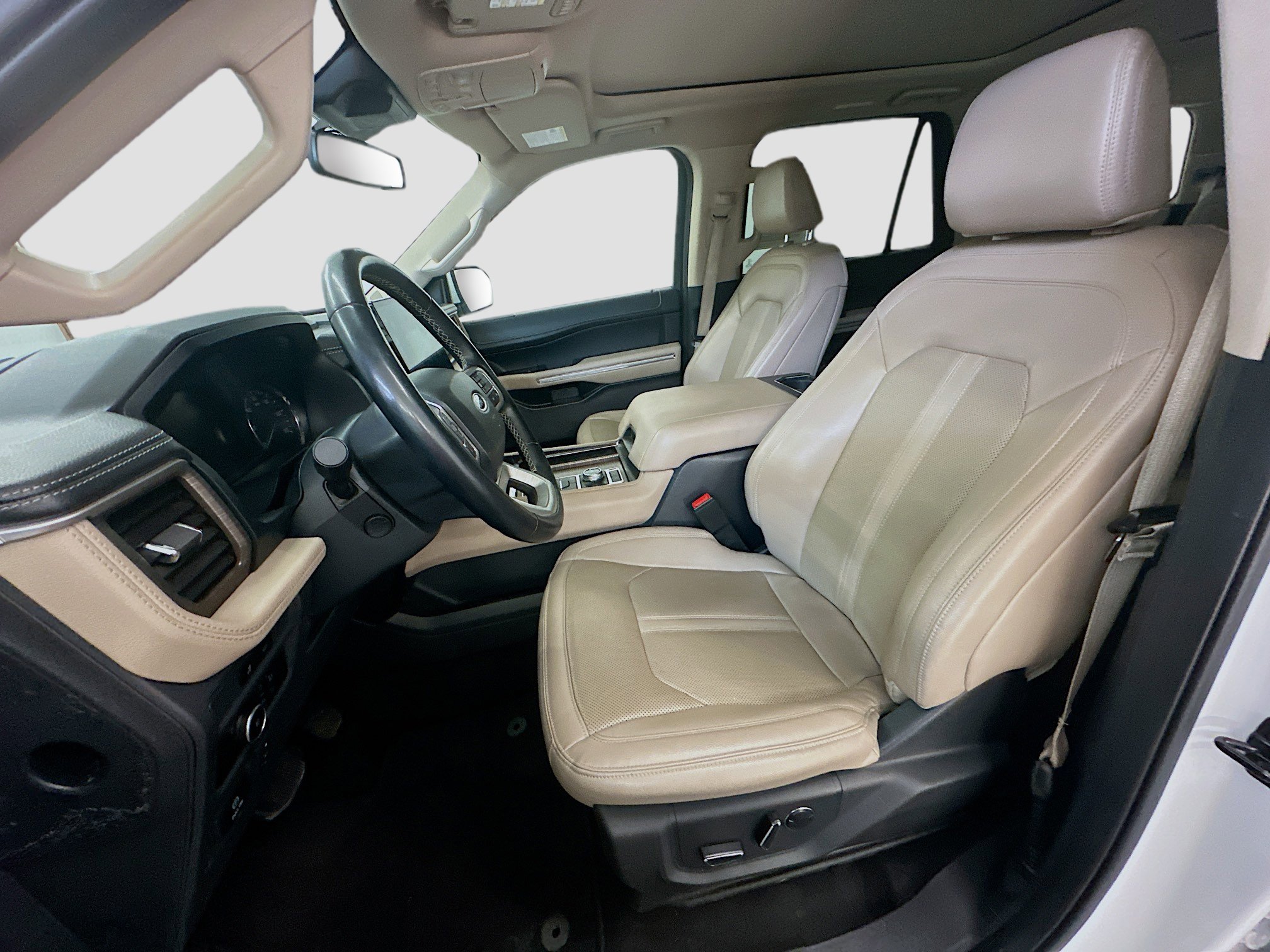 Used 2023 Ford Expedition Limited image 13