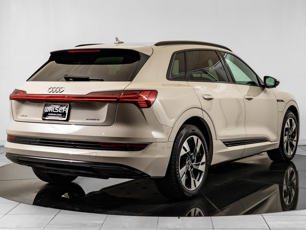Used 2022 Audi e-tron Premium w/ Convenience Plus Package AWD/4WD image 10