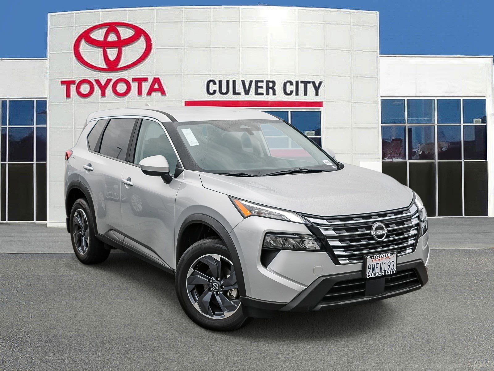 Used 2025 Nissan Rogue SV