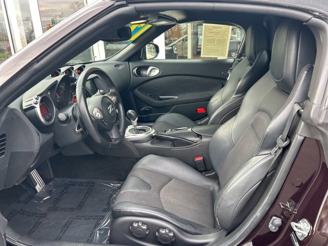 Used 2017 Nissan 370Z Touring image 15