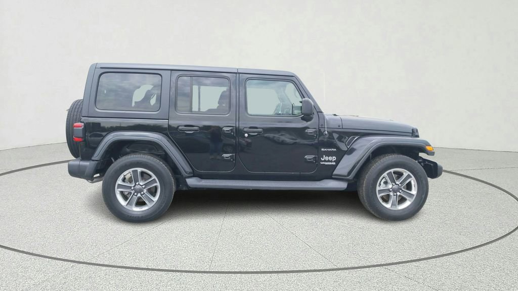 Used 2018 Jeep Wrangler Unlimited Sahara w/ Dual Top Group AWD/4WD image 7