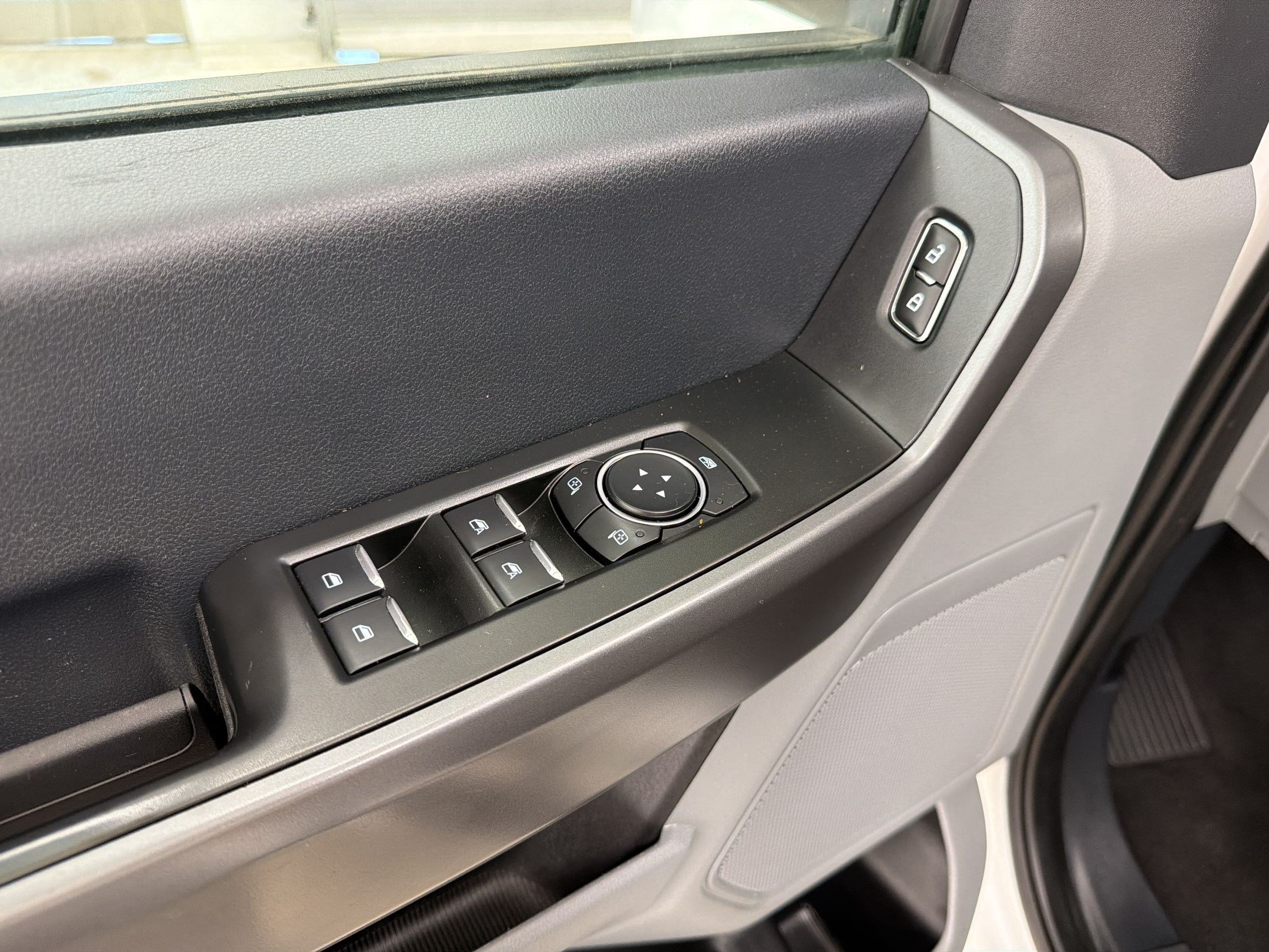 Used 2025 Ford F250 XLT AWD/4WD image 21