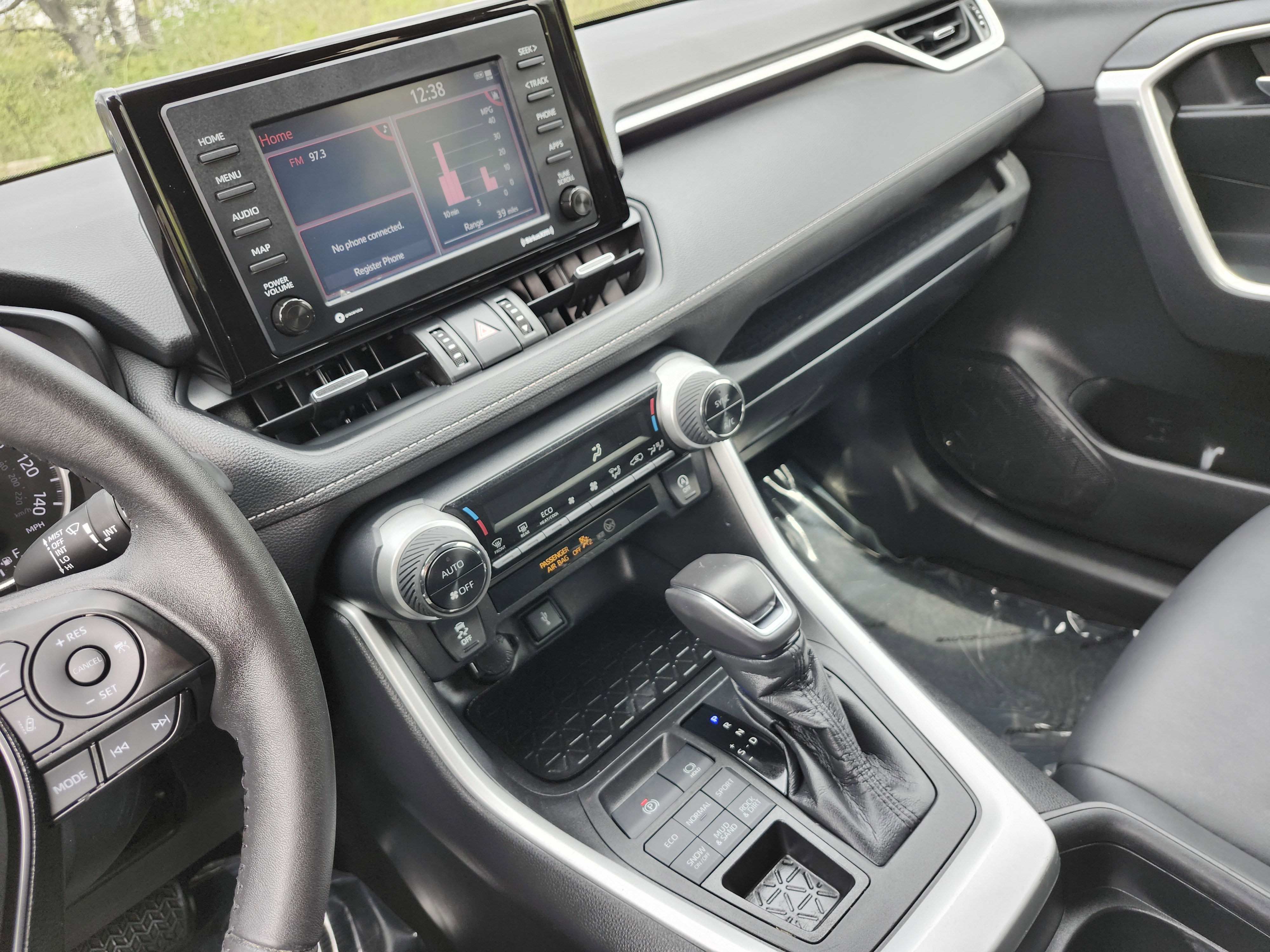 Used 2021 Toyota RAV4 XLE Premium AWD/4WD image 25
