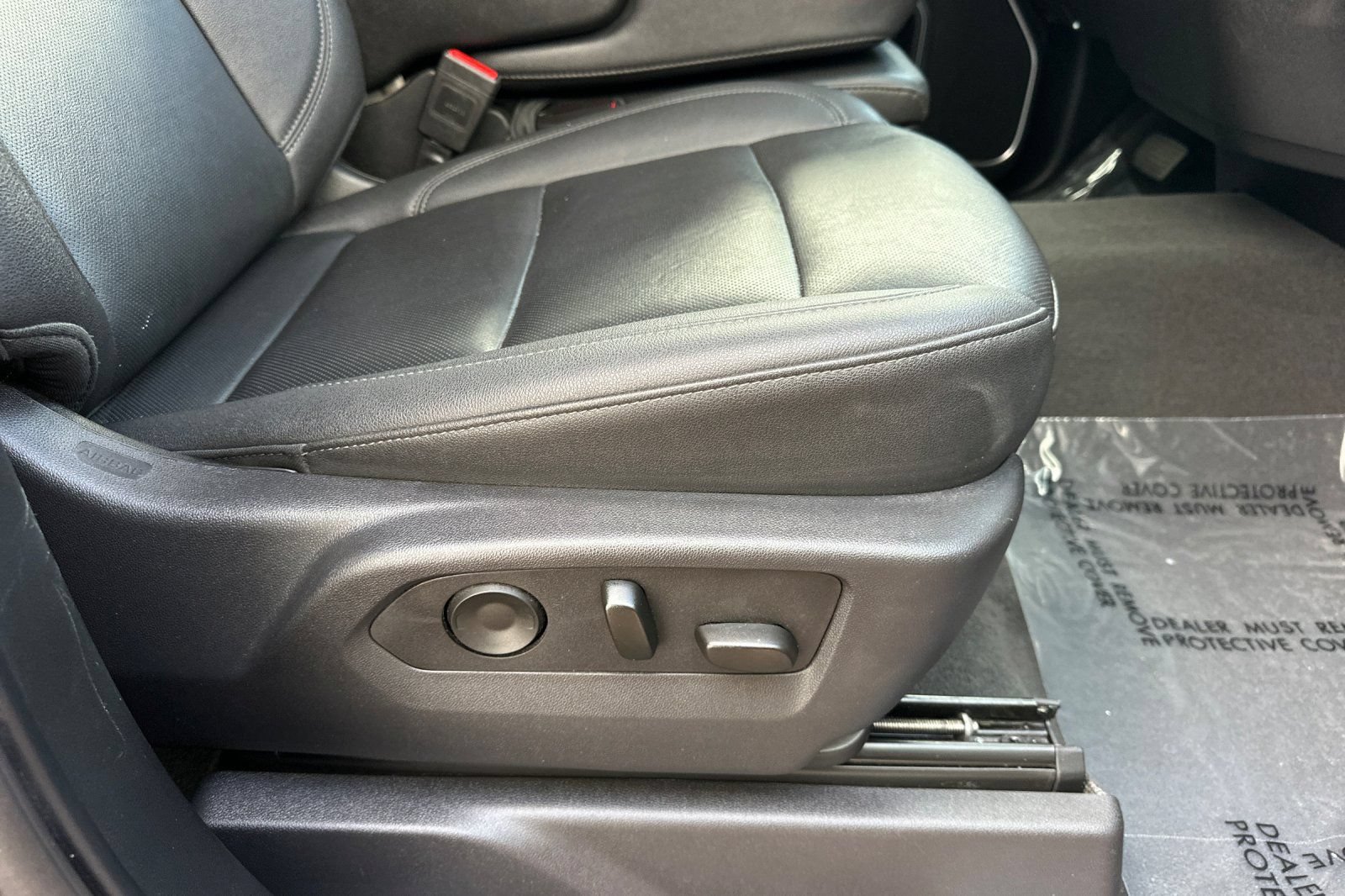 Used 2025 GMC Sierra 1500 SLT AWD/4WD image 22