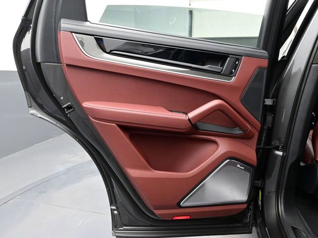 New 2025 Porsche Cayenne Turbo image 13