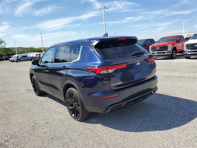 Used 2022 Mitsubishi Outlander SE image 6