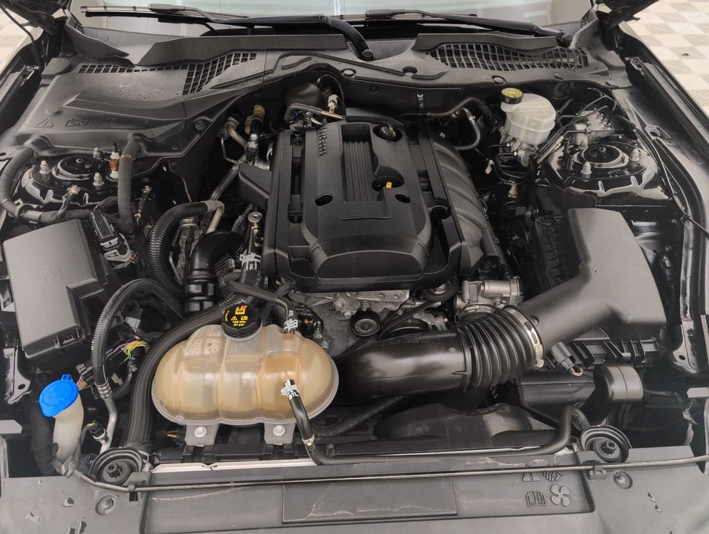 Used 2020 Ford Mustang Coupe RWD image 33