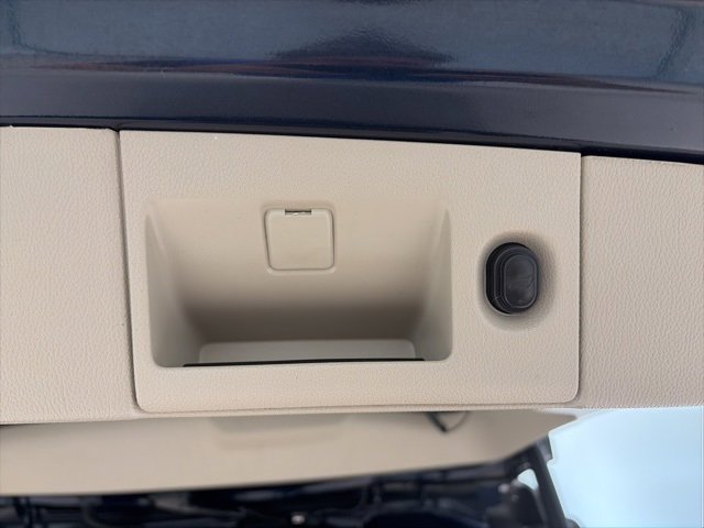 Used 2019 Cadillac Escalade Luxury w/ LPO, Radiant Package image 20