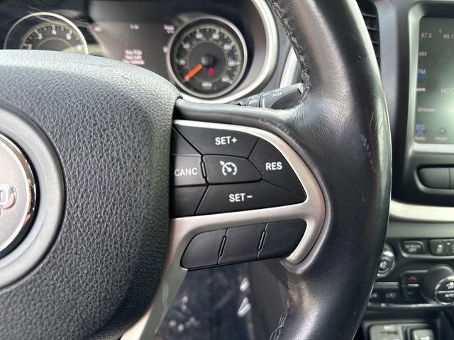 Used 2015 Jeep Cherokee Trailhawk w/ Comfort/Convenience Group image 18