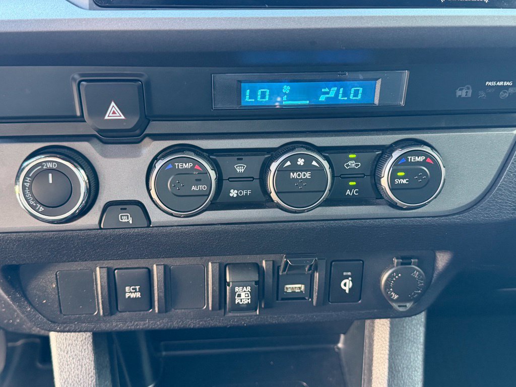 Used 2022 Toyota Tacoma TRD Sport AWD/4WD image 36