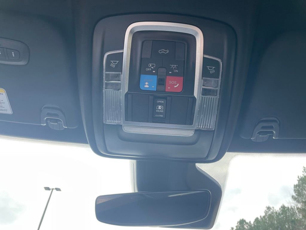 New 2026 RAM 1500 4x4 Crew Cab image 18