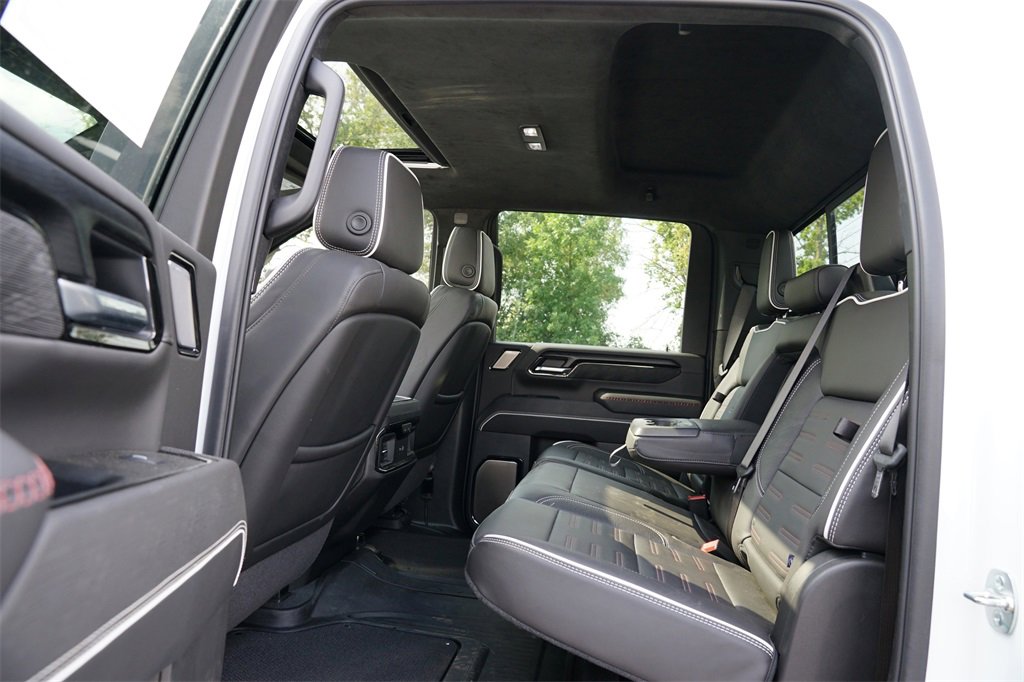 Used 2025 GMC Sierra 2500 AT4X image 19
