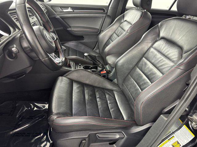 Used 2015 Volkswagen GTI SE image 2