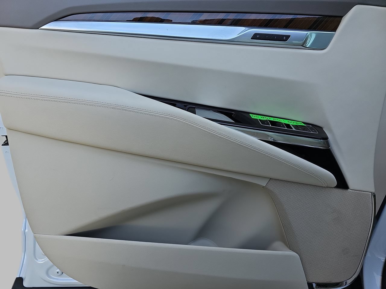 New 2026 Cadillac Escalade Platinum Sport w/ LPO, ONYX Package AWD/4WD image 28