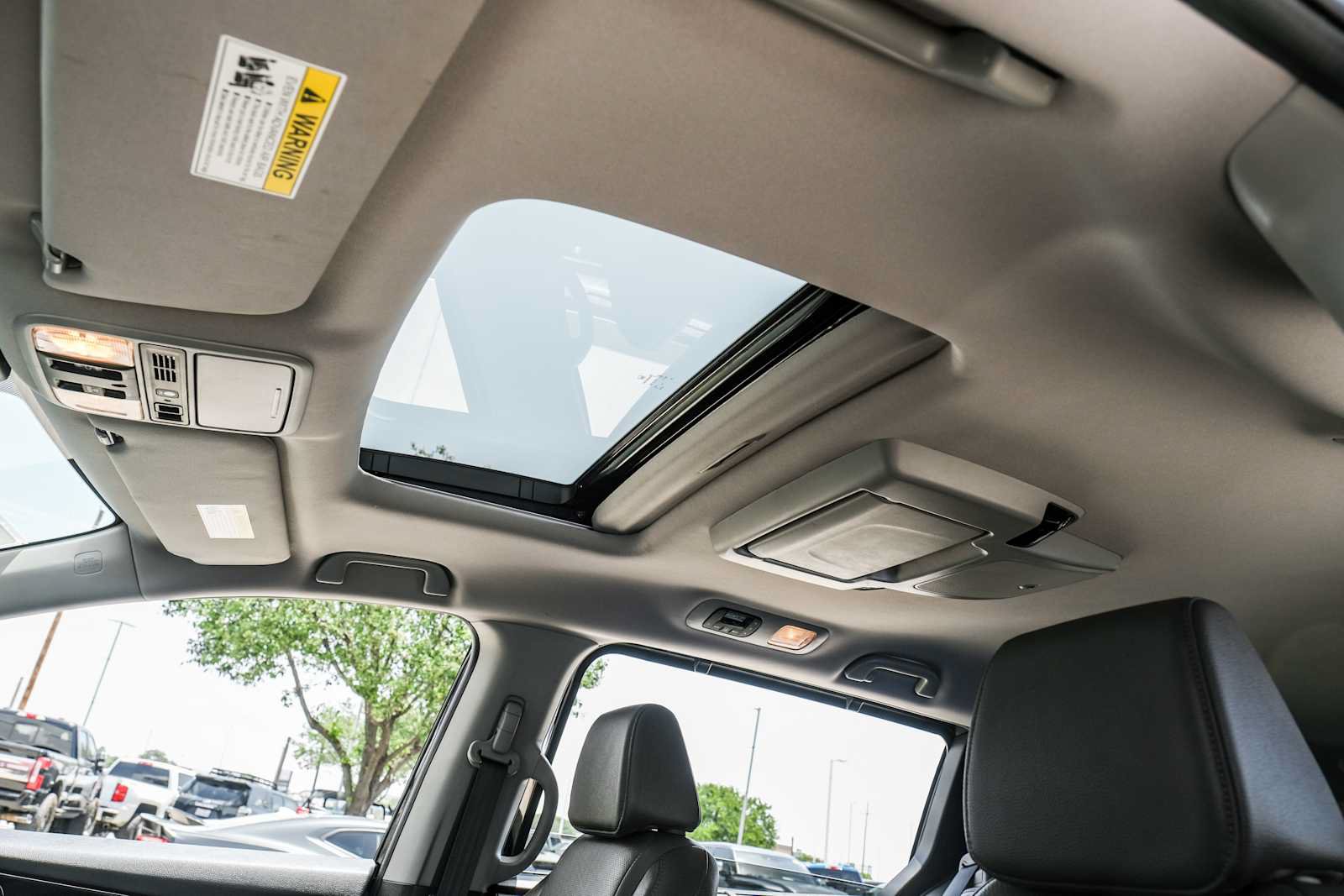 Used 2020 Honda Odyssey Elite image 5