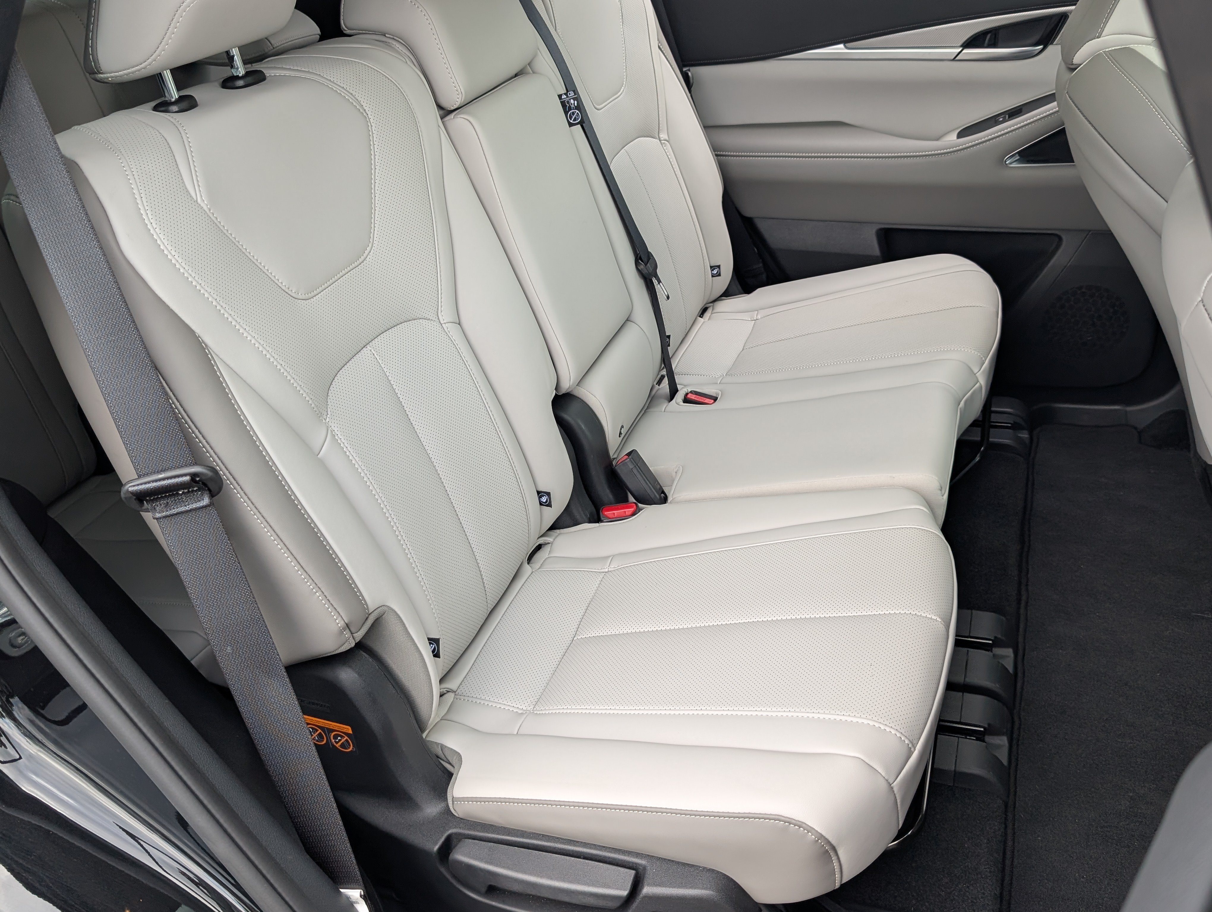 Used 2026 INFINITI QX60 Luxe w/ Cargo Package FWD image 23