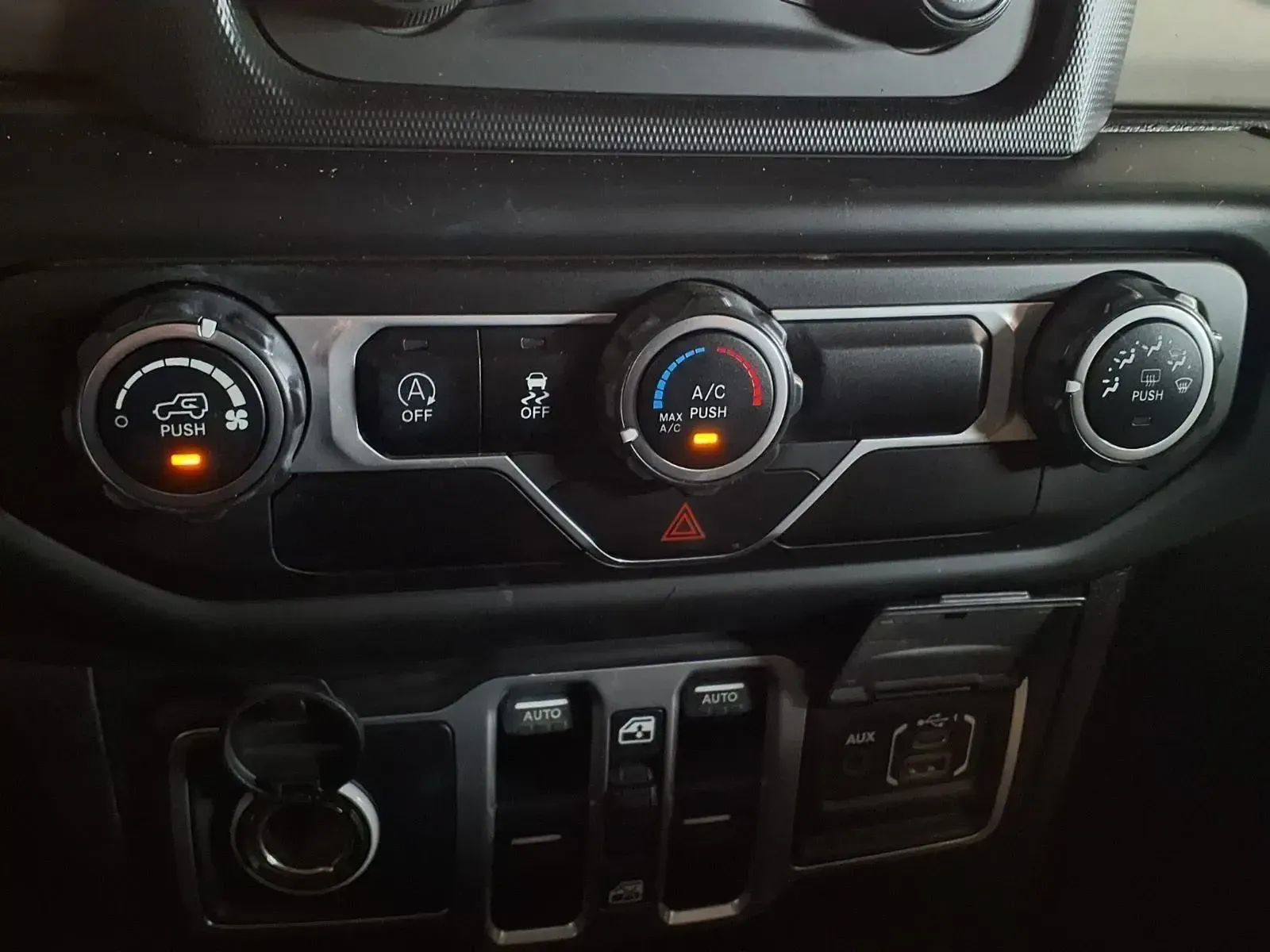 Used 2018 Jeep Wrangler Unlimited Sport S AWD/4WD image 20