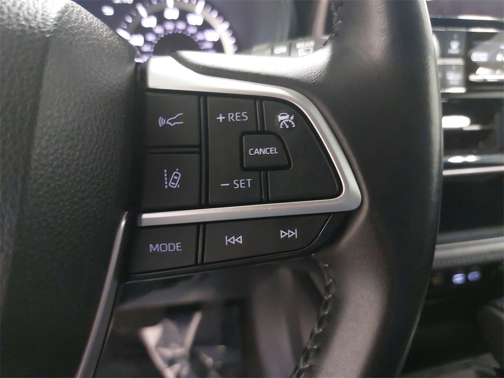 Used 2023 Toyota Highlander LE image 20
