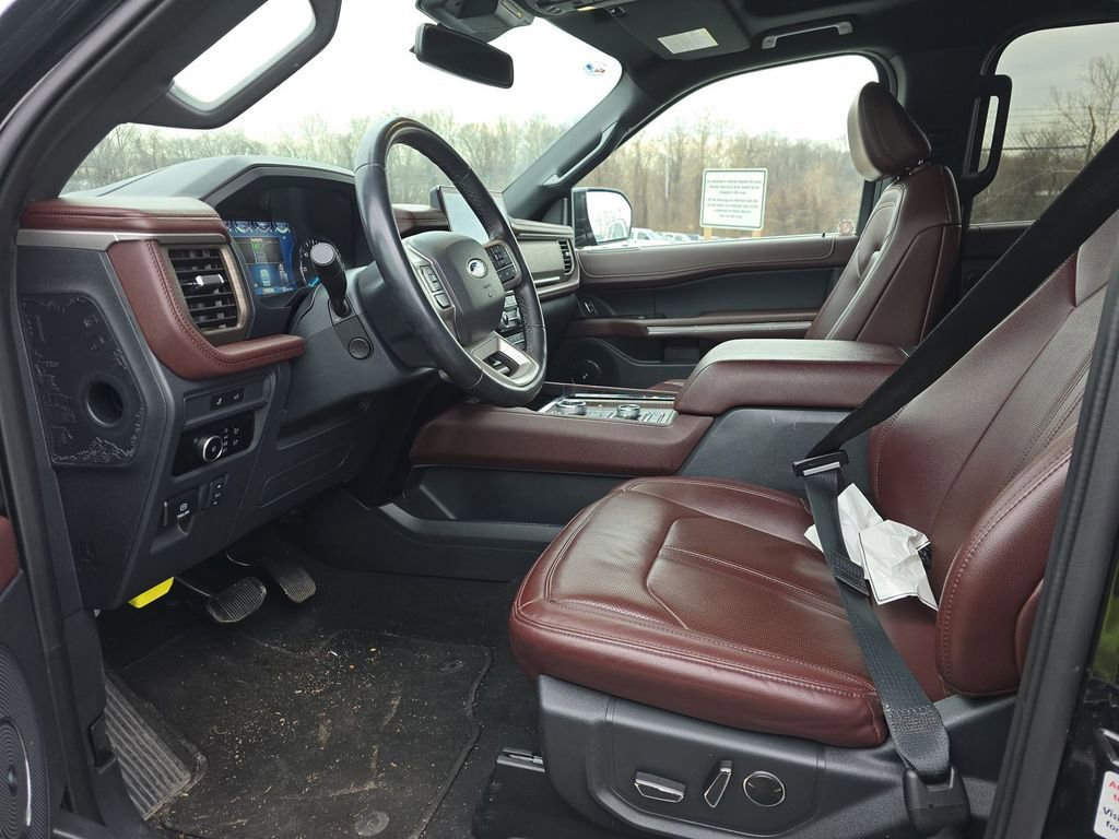 Used 2024 Ford Expedition Max Limited AWD/4WD image 7
