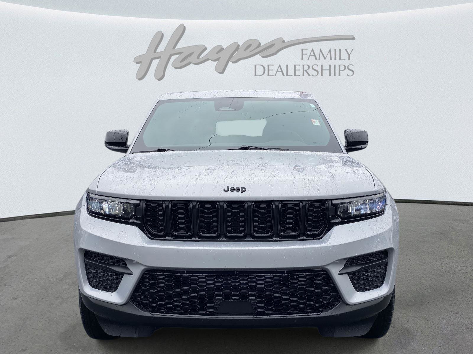 Certified 2024 Jeep Grand Cherokee Altitude image 36