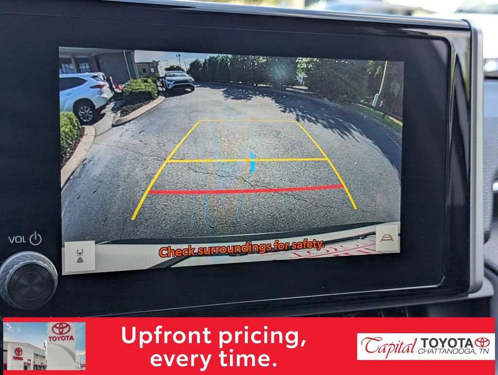 Used 2025 Toyota RAV4 XLE AWD/4WD image 22