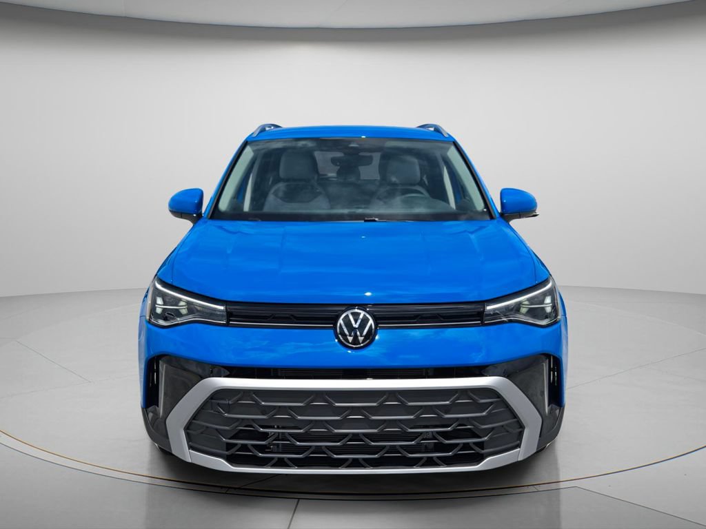 New 2026 Volkswagen Taos SE FWD image 3