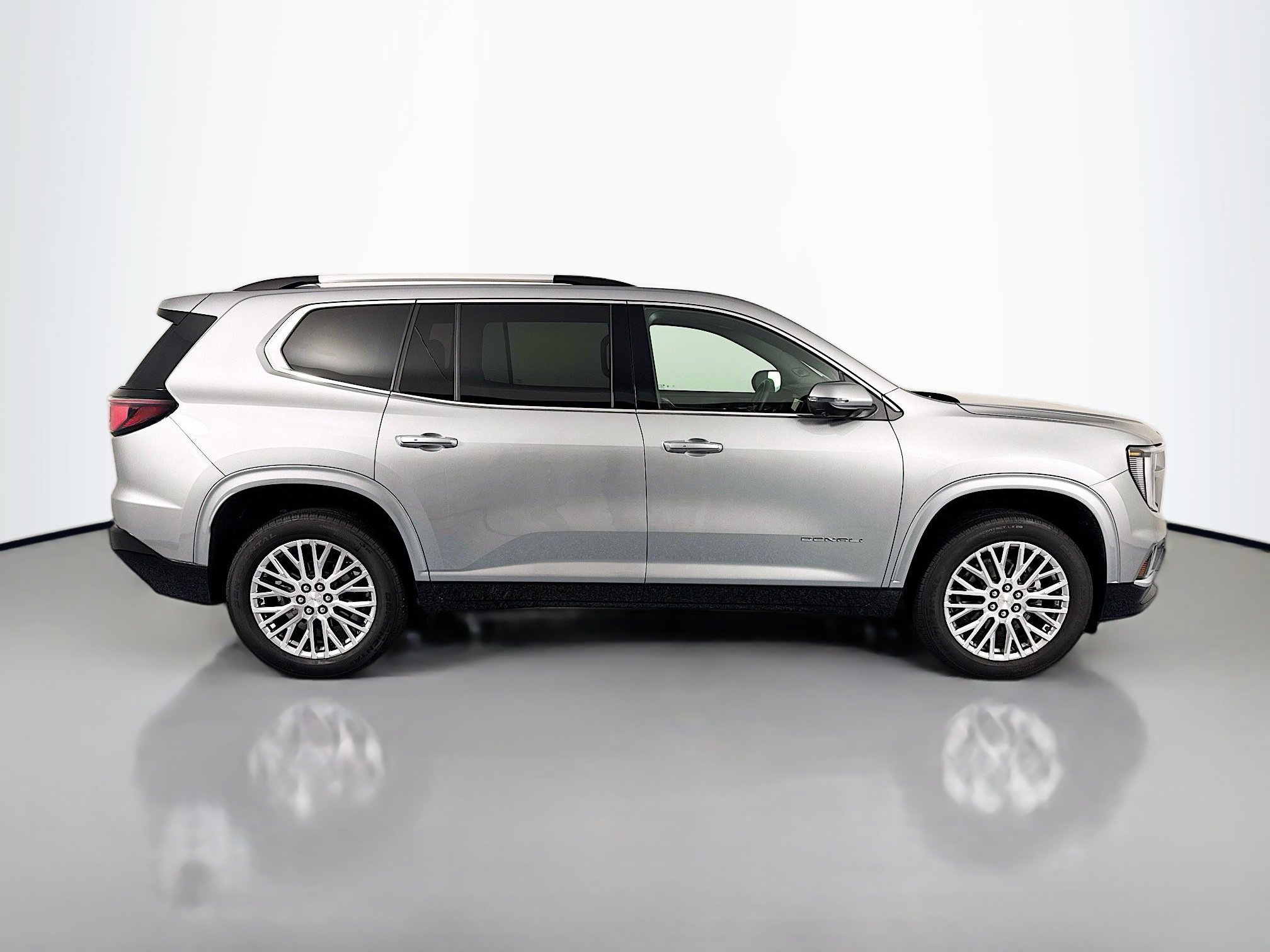 Used 2024 GMC Acadia Denali image 4