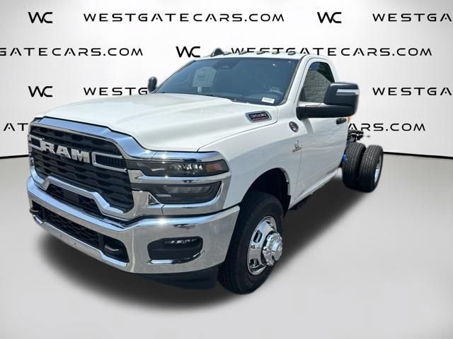 New 2026 RAM 3500 Tradesman w/ Chrome Appearance Group A AWD/4WD 360° Tour