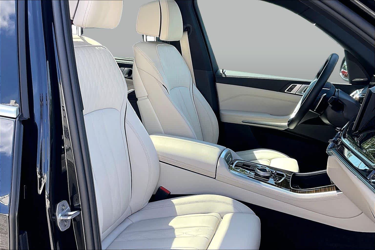 Used 2024 BMW X5 xDrive40i w/ Executive Package AWD/4WD image 8