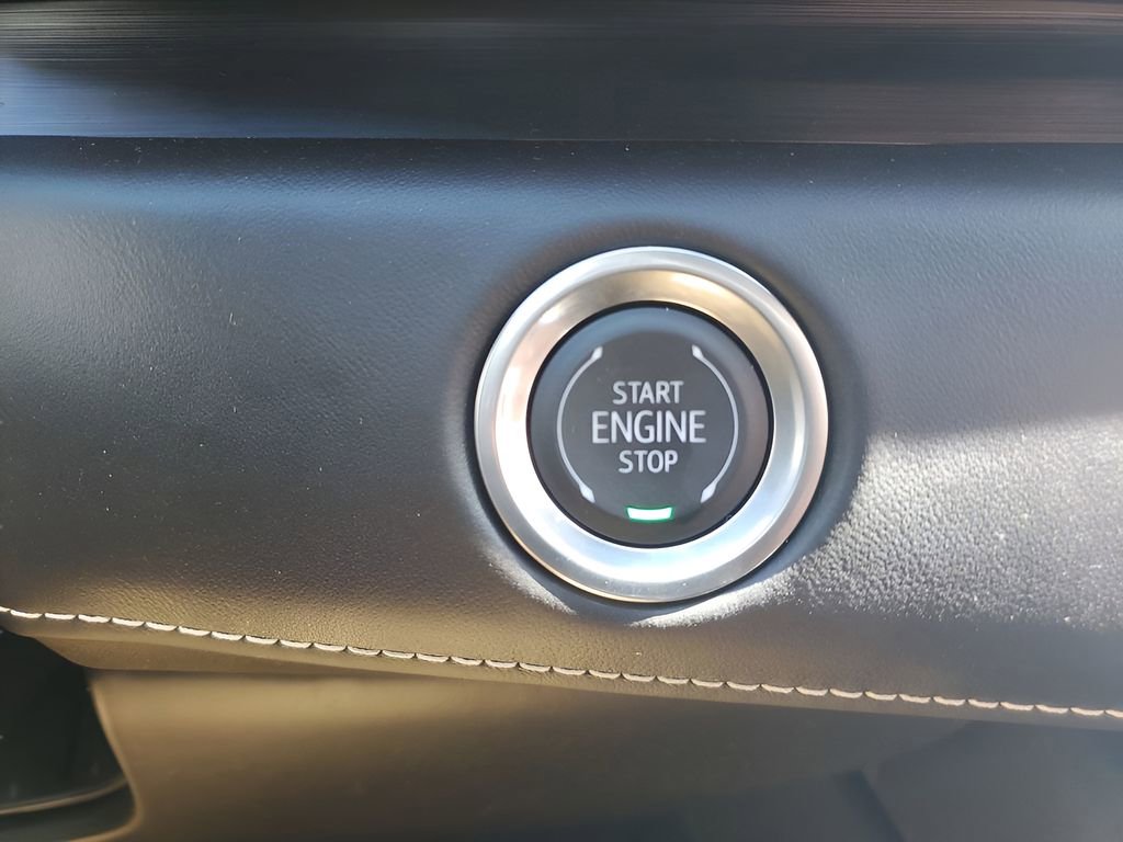 Used 2024 Cadillac Escalade ESV V image 39