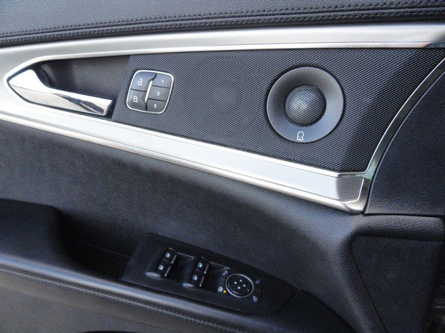 Used 2019 Lincoln Nautilus Reserve w/ Driver Assistance Package image 16