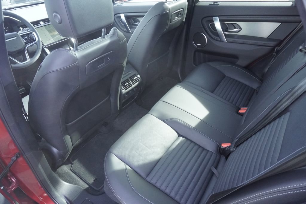Used 2025 Land Rover Discovery Sport Dynamic SE image 29