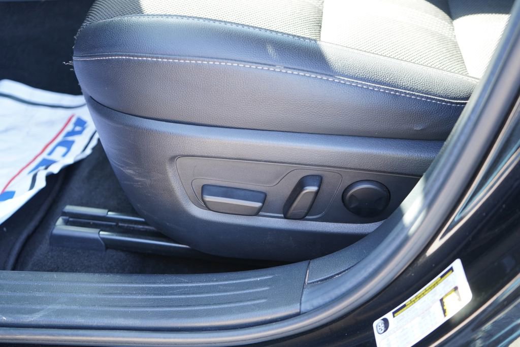 Used 2024 MAZDA CX-50 AWD 2.5 S w/ Preferred Package image 16