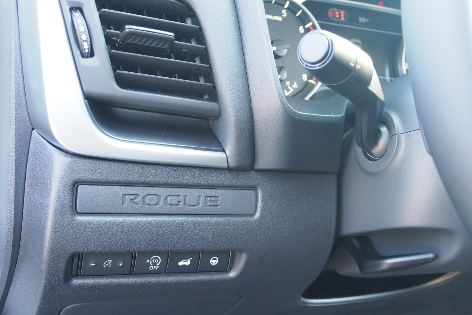 New 2026 Nissan Rogue Dark Armor FWD image 20