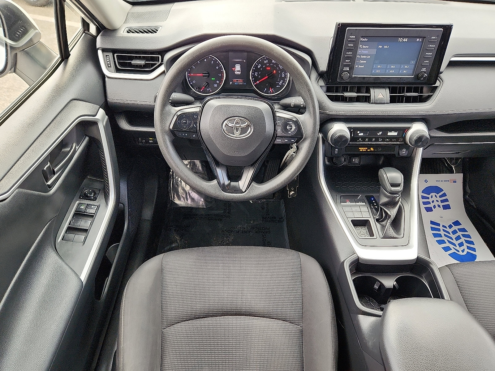 Used 2019 Toyota RAV4 LE image 11