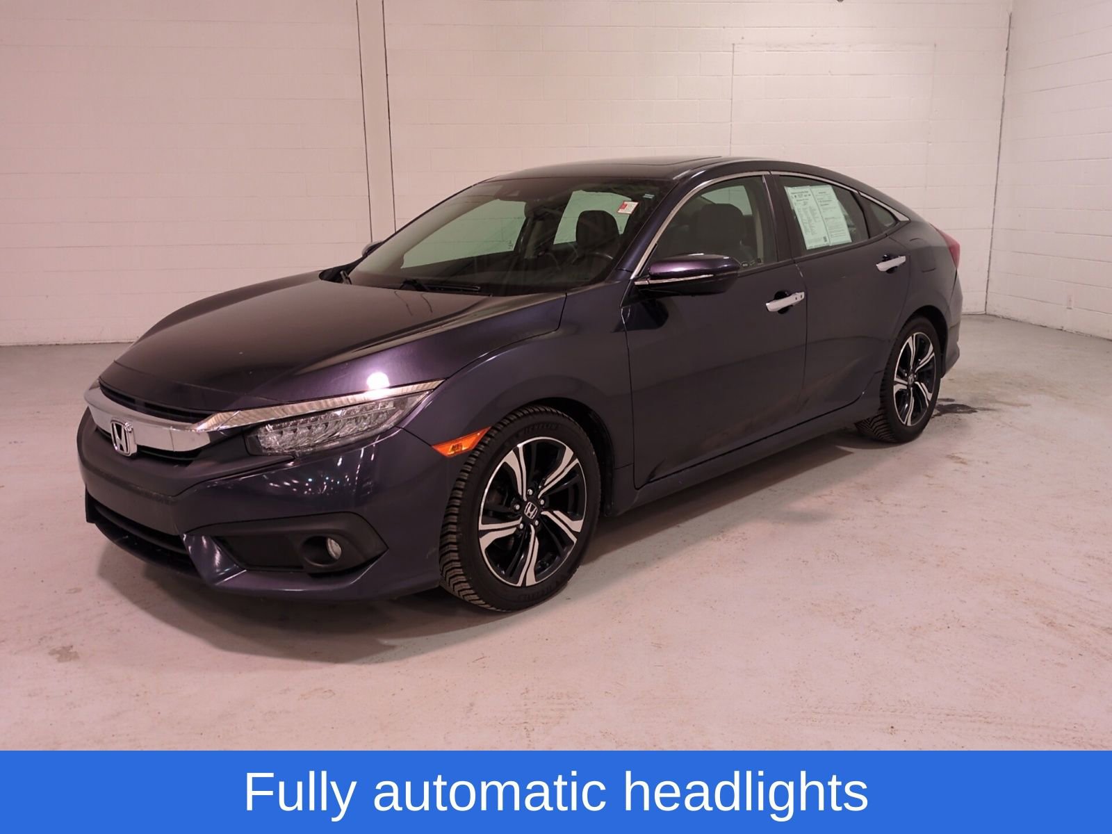 Used 2018 Honda Civic Touring image 7