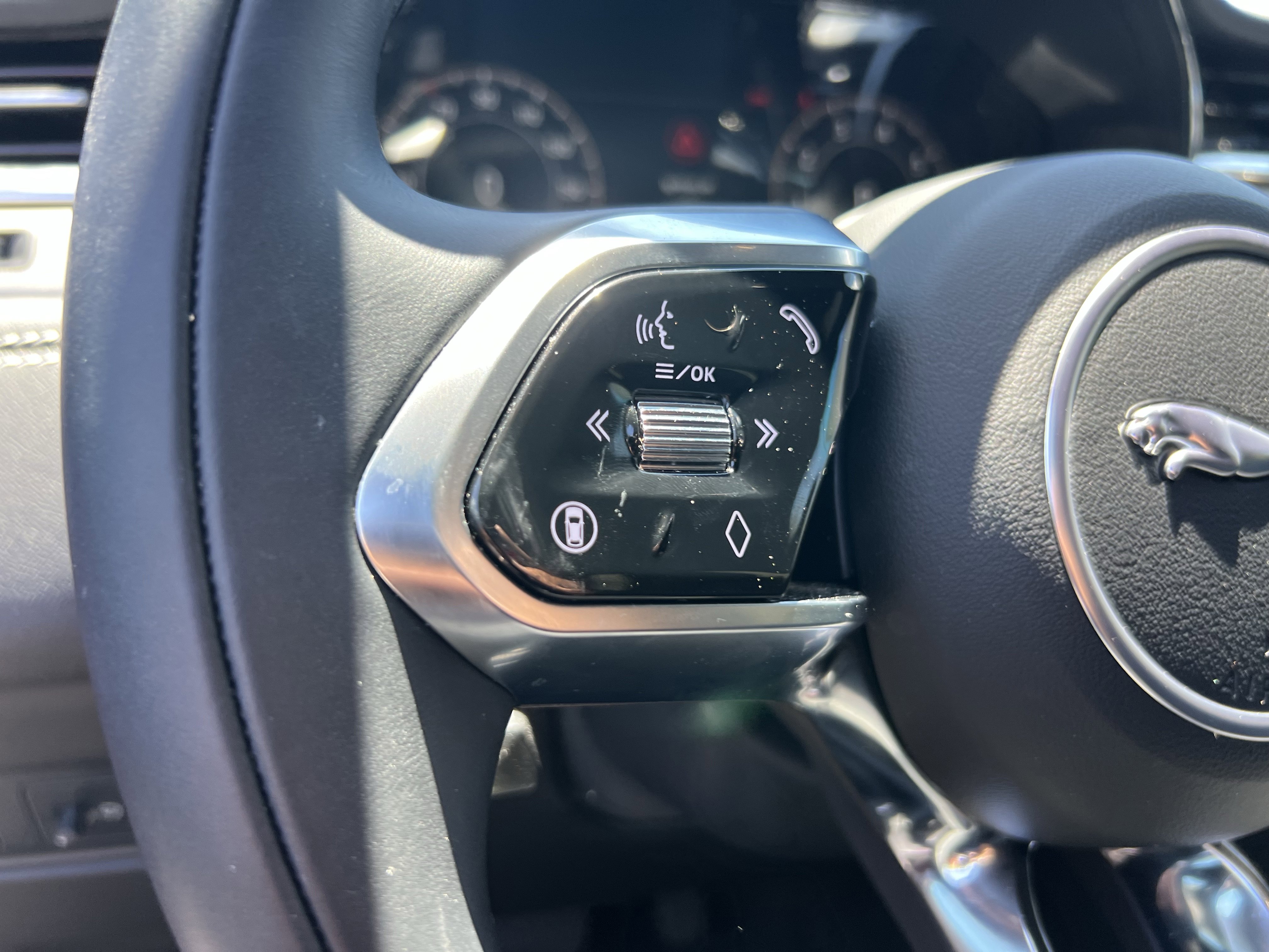 Used 2026 Jaguar F-PACE R-Dynamic S AWD/4WD image 21