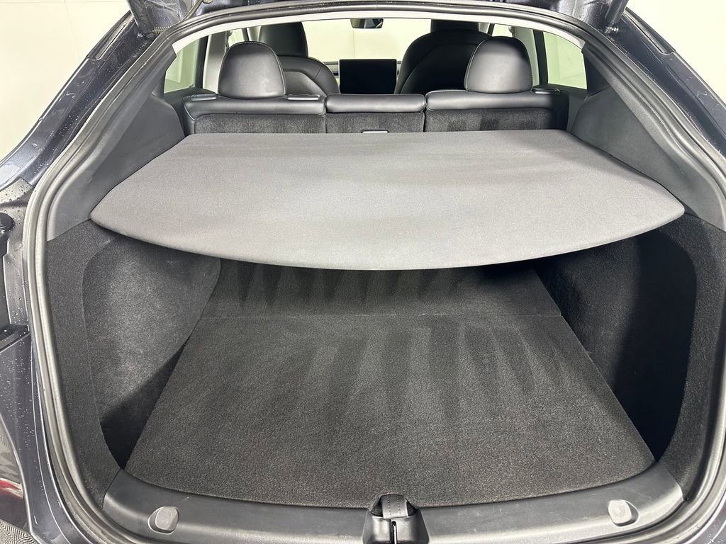 Used 2024 Tesla Model Y Long Range AWD/4WD image 9