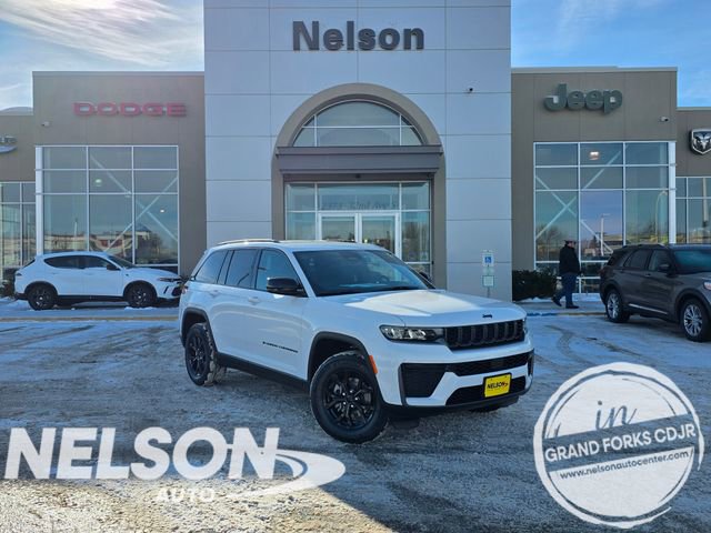 New 2026 Jeep Grand Cherokee Altitude AWD/4WD image 1
