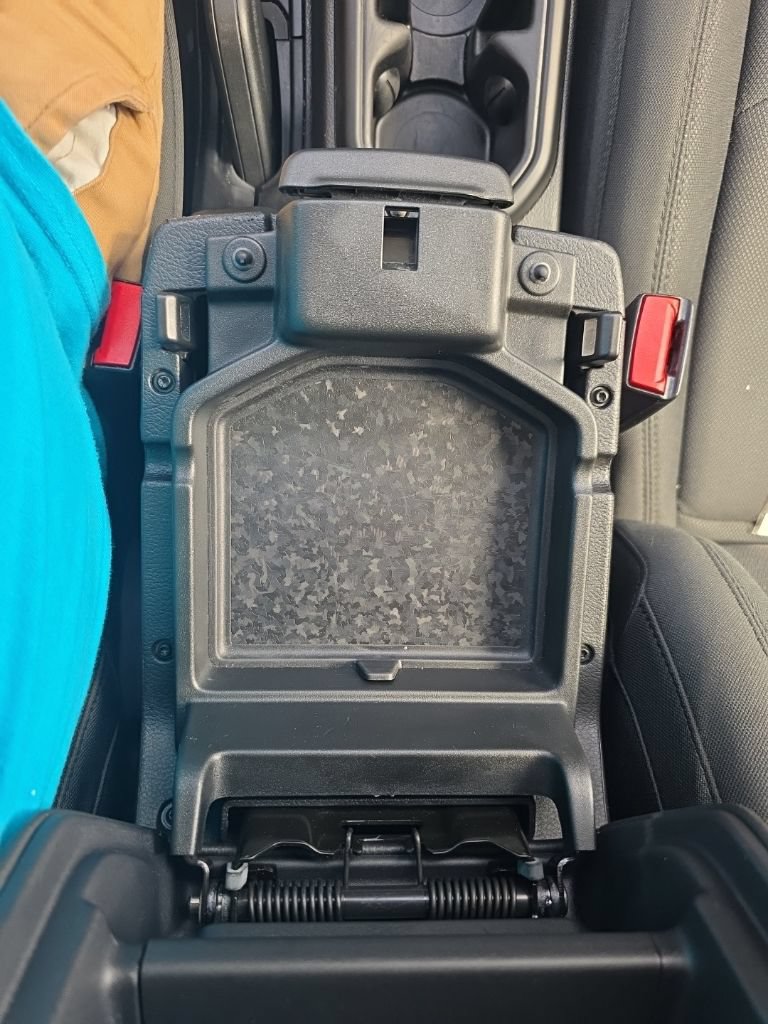Used 2022 Jeep Wrangler Unlimited Sahara w/ LED Lighting Group AWD/4WD image 25
