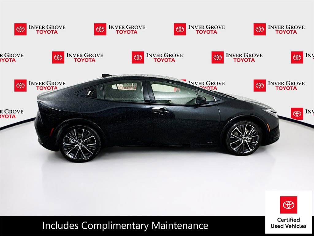 Used 2025 Toyota Prius XLE image 5