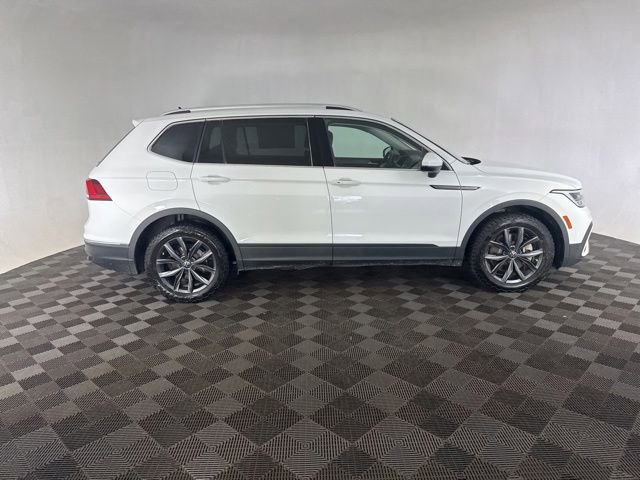 Used 2022 Volkswagen Tiguan SE AWD/4WD image 5