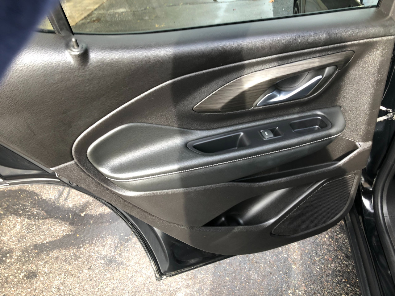 Used 2024 GMC Terrain SLT image 23